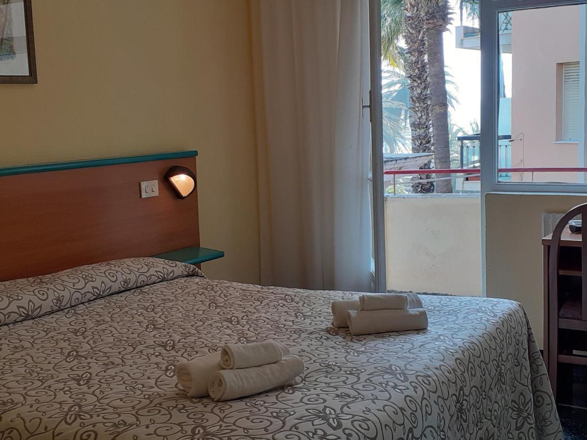 Hotel Colibri Finale Ligure Exterior foto